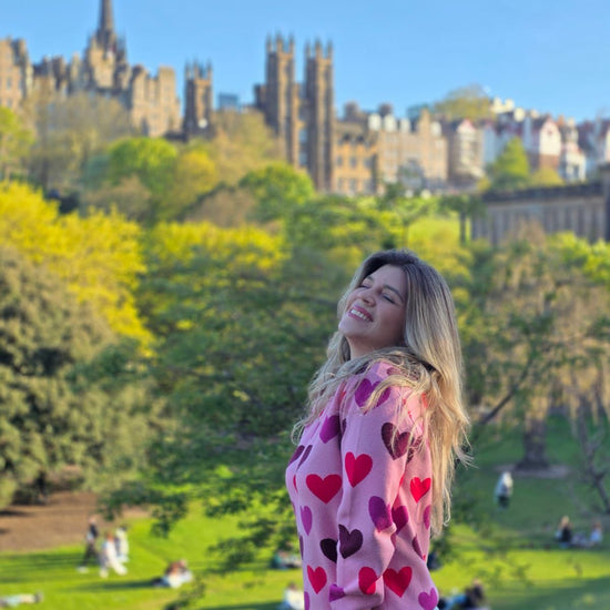 Sweater Rosado Corazones (envío 8 días hábiles) 
