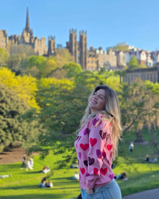 Sweater Rosado Corazones (envío 8 días hábiles) 