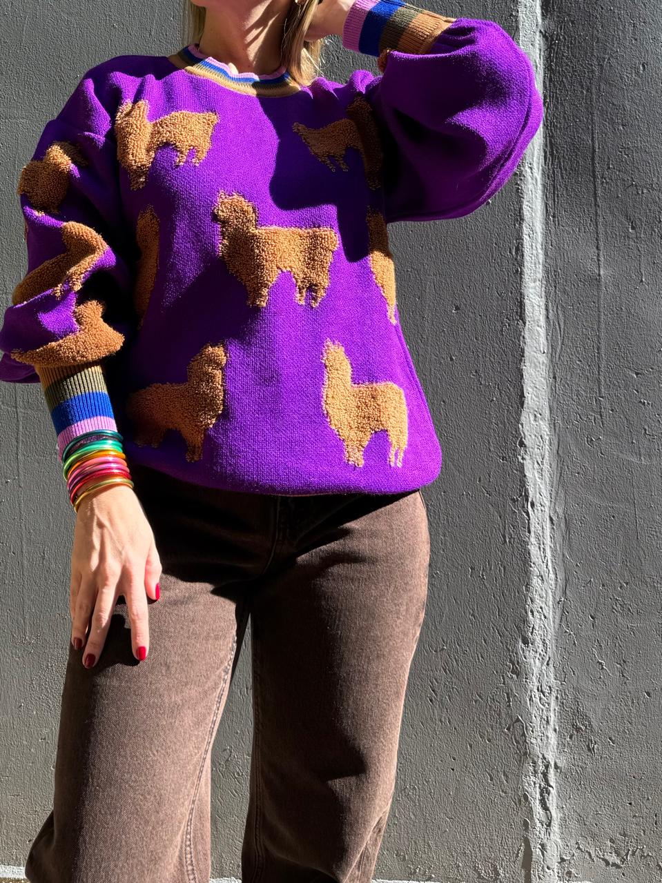 Sweater Llamas Morado 