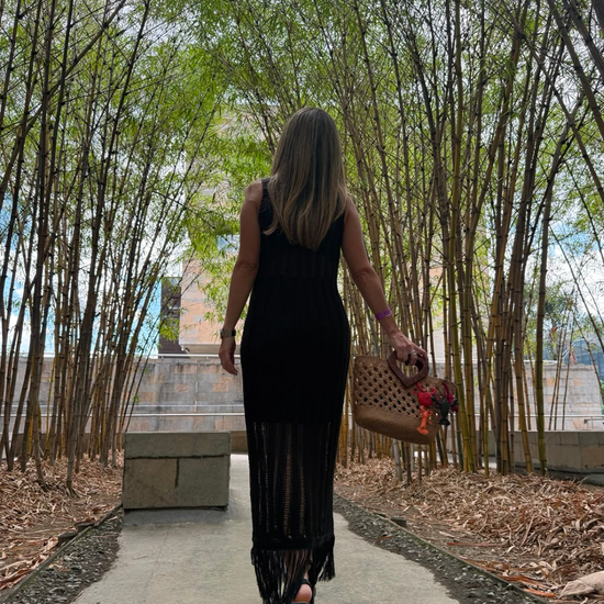 Vestido Negro Hilos