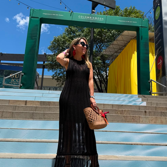 Vestido Negro Hilos