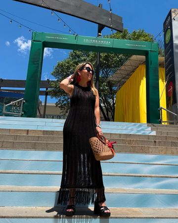 Vestido Negro Hilos